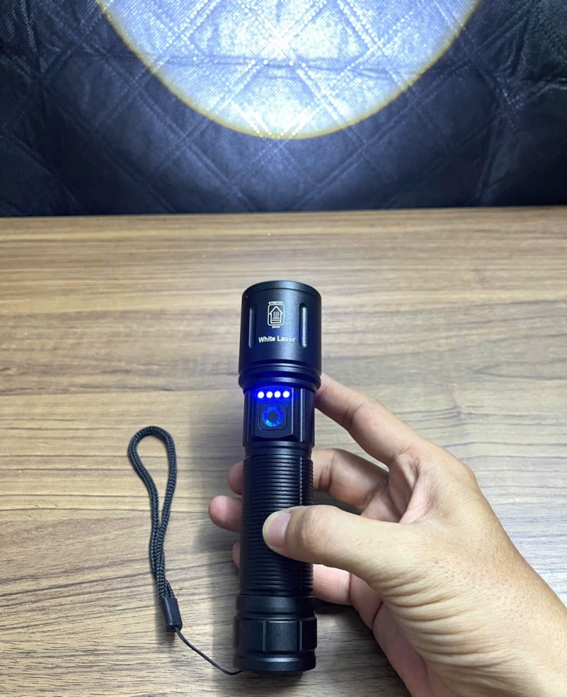 Đèn pin vỏ nhôm pin rời LH606 có Zoom